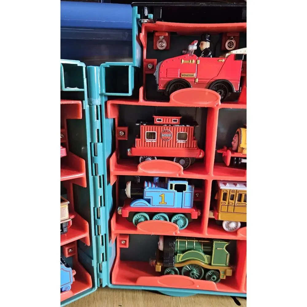 Thomas The Train 2002 Carrying Case With 17 Metal Cars